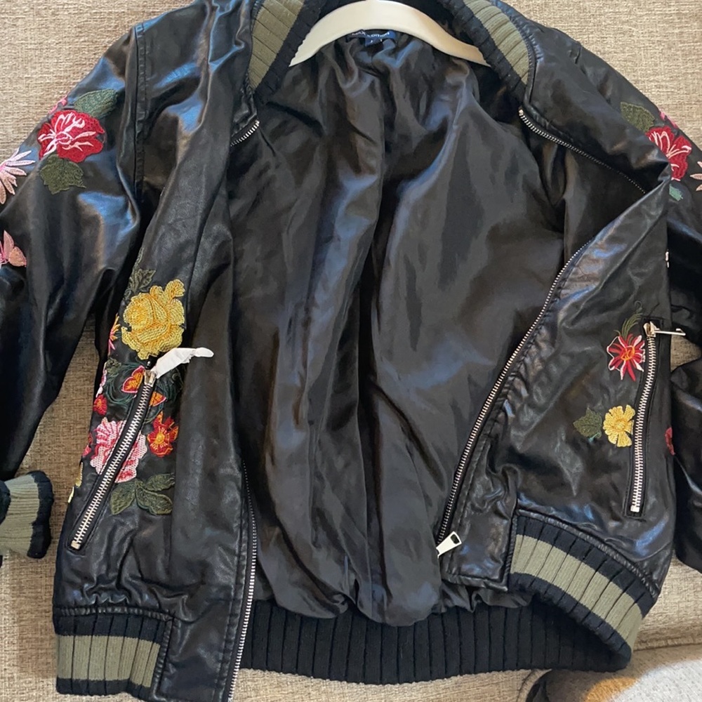 Super Cute Pleather Jacket With Multicolored Flor… - image 5